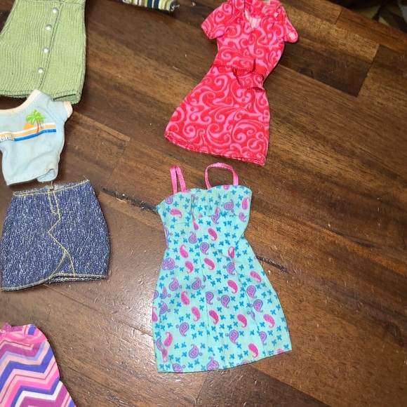 Barbie clothing lot - vintage, newer, Barbie, Chelsea & Ken miscellaneous lot - Picture 5 of 7